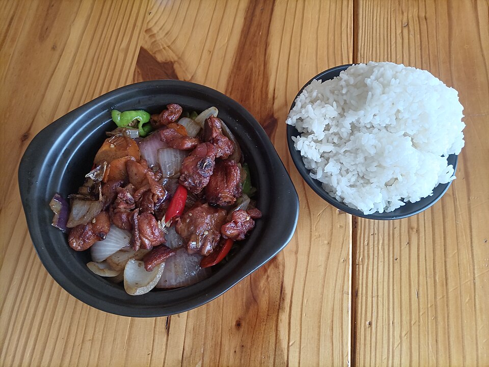 光棍鸡风格菜品，香料味浓
